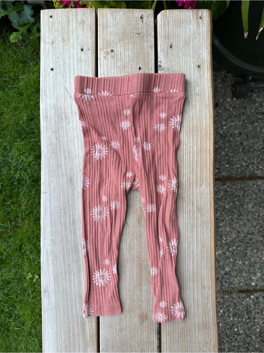 kate quinn Mauve Pink Ribbed Floral Leggings